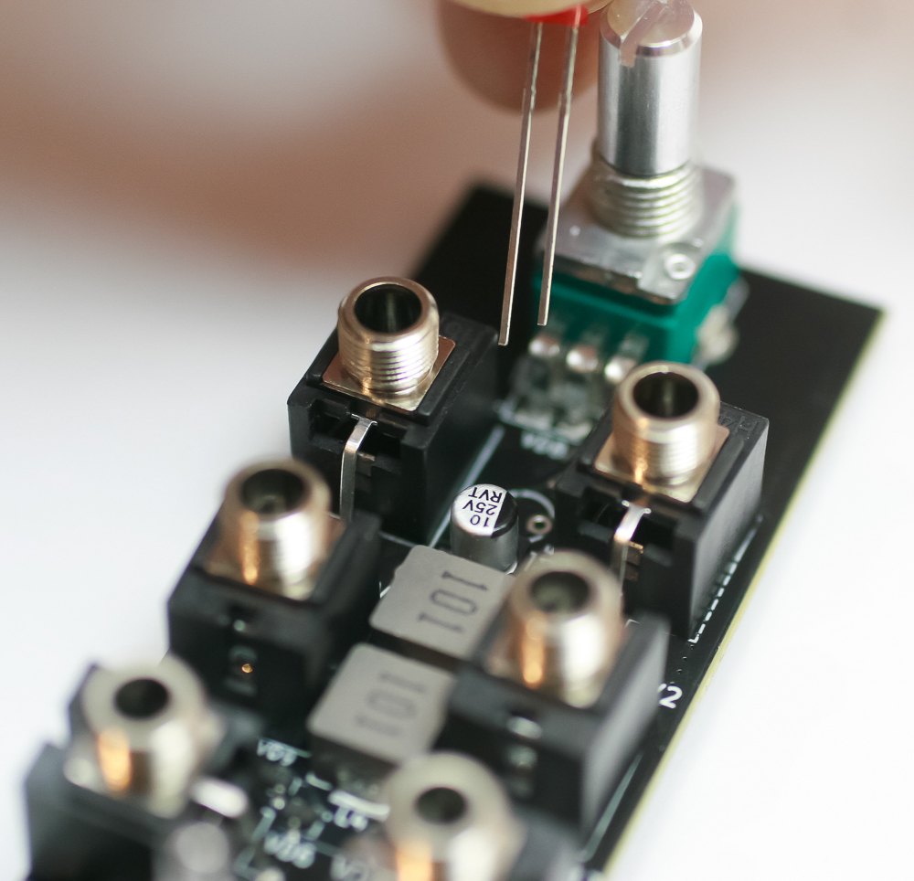 MIDI - CV - Upper RED LED placement